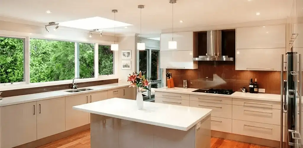 Kitchen cabinet refacing and remodel results in a modern kitchen in Sacramento, CA